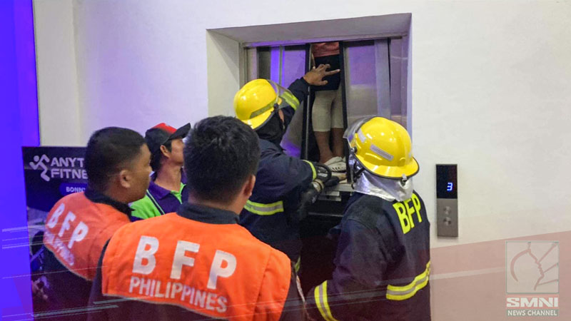 12 katao, na-trap sa elevator sa isang gusali sa San Juan City, nailigtas ng BFP