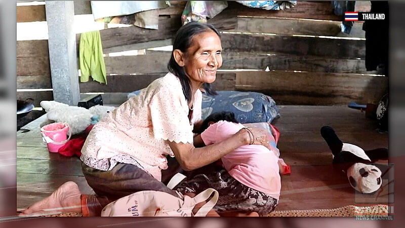 Blind grandma, a young girl receives over one million baht in aid