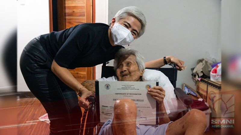 Centenarian ng Maynila, nakatangap ng 100-K mula sa alkalde ng Maynila