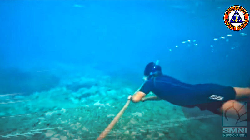 Floating barrier sa Bajo de Masinloc, inalis ng PCG