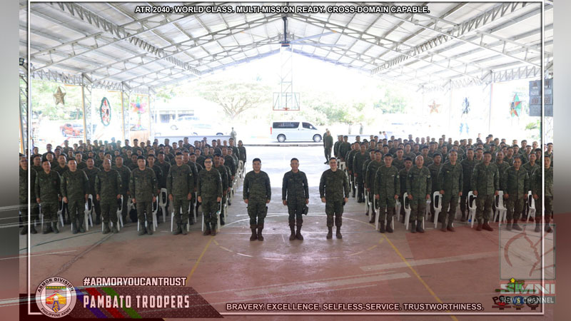 Mga tropa ng Armor ‘’Pambato’’ Division, binisita ng pinuno ng Philippine Army