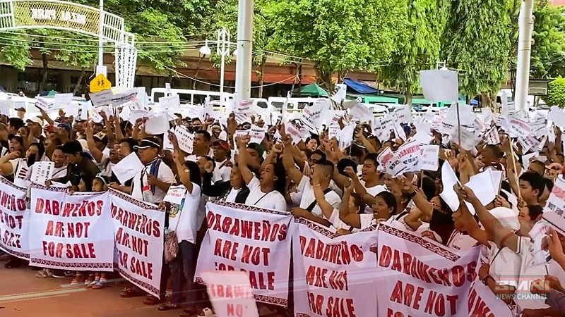 Mga residente ng Davao City, nag-rally bilang pagtutol sa kontrobersiyal na people’s initiative