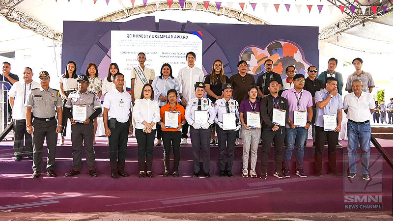 QC VM Gian Sotto, ginawaran ng QC Exemplar at QC Honesty Exemplar Award ang ilang empleyado ng QC Hall
