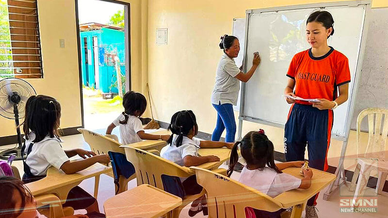 PCG, nagpadala ng medical team at mga guro sa Pag-asa Island