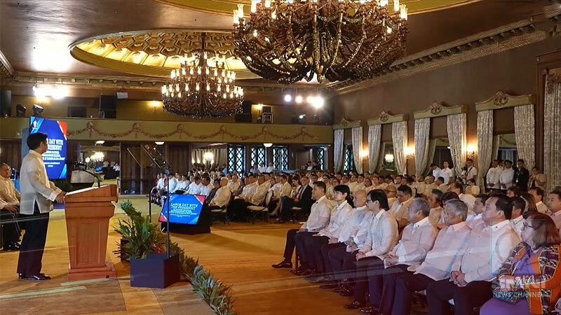 Malacañang calls for review of workers’ minimum wage rates in each region