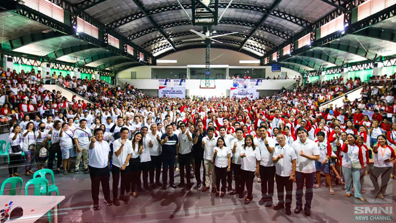 Bong Go pushes for more support for the poor as he personally assists displaced workers, struggling residents in Navotas City